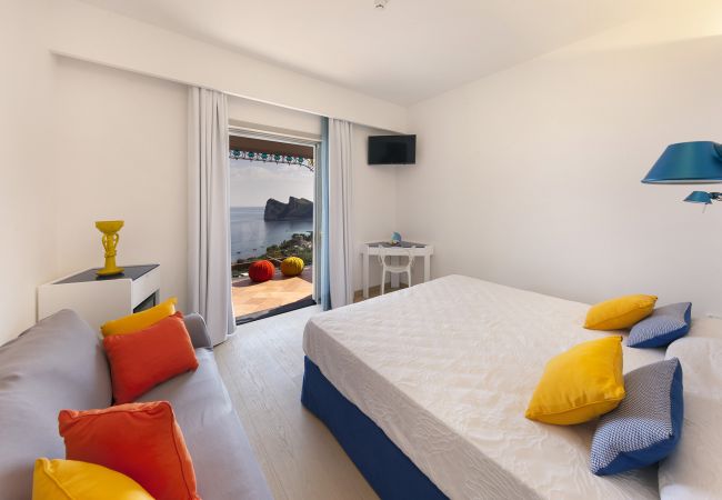 Villa in Nerano - AMORE RENTALS -Villa Giove with Private Swimming Pool, Sea View, Jacuzzi and Breakfast, Near the Sea Villa in Nerano - AMORE RENTALS -Villa Giove with Private Swimming Pool, Sea View, Jacuzzi and Breakfast, Near the Sea