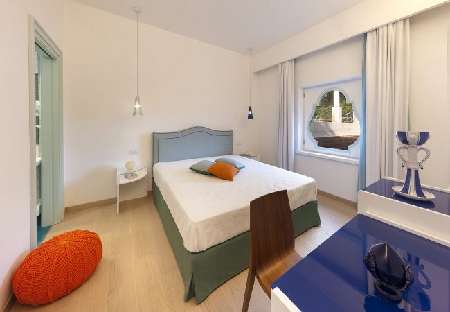 Villa in Nerano - AMORE RENTALS -Villa Giove with Private Swimming Pool, Sea View, Jacuzzi and Breakfast, Near the Sea Villa in Nerano - AMORE RENTALS -Villa Giove with Private Swimming Pool, Sea View, Jacuzzi and Breakfast, Near the Sea