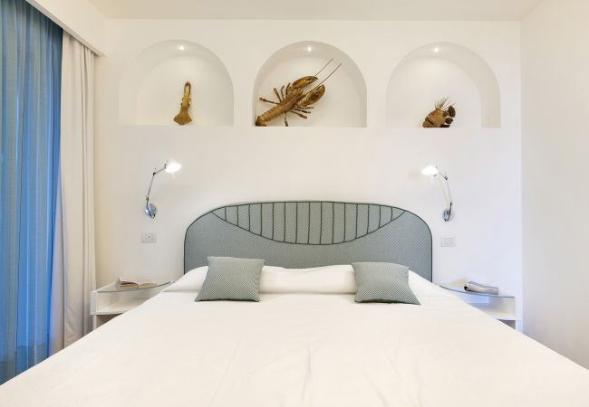 Villa in Nerano - AMORE RENTALS -Villa Giove with Private Swimming Pool, Sea View, Jacuzzi and Breakfast, Near the Sea Villa in Nerano - AMORE RENTALS -Villa Giove with Private Swimming Pool, Sea View, Jacuzzi and Breakfast, Near the Sea
