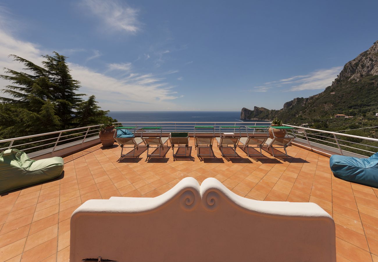 Villa in Nerano - AMORE RENTALS -Villa Giove with Private Swimming Pool, Sea View, Jacuzzi and Breakfast, Near the Sea