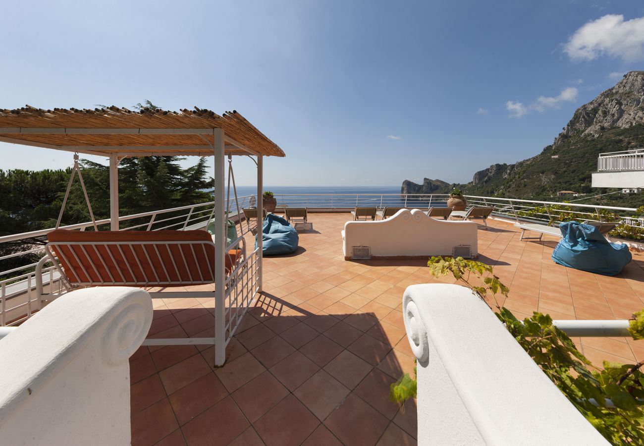 Villa in Nerano - AMORE RENTALS -Villa Giove 1 with Swimming Pool, Sea View, Jacuzzi, Breakfast and Parking Near the Sea