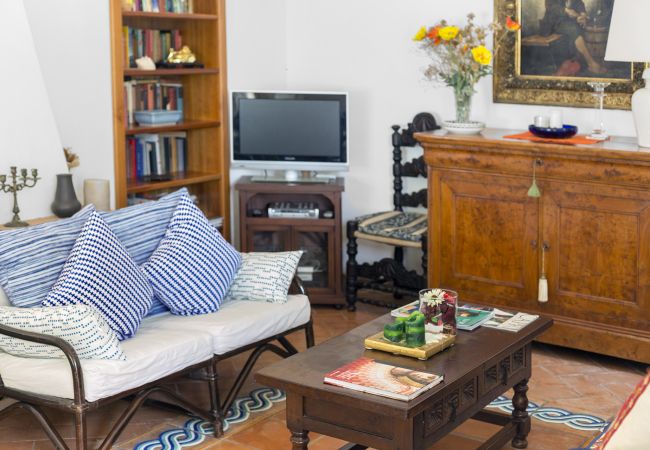 Villa in Capri - AMORE RENTALS - Villa Polifemo with Swimming Pool, Sea View, Terrace and Garden Villa in Capri - AMORE RENTALS - Villa Polifemo with Swimming Pool, Sea View, Terrace and Garden
