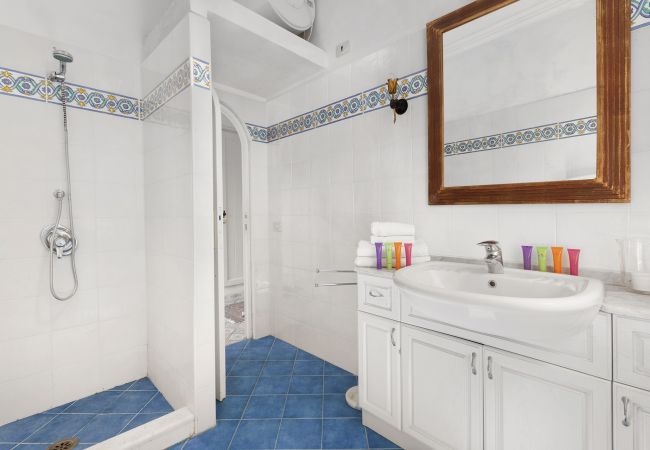 Villa in Capri - AMORE RENTALS - Villa Polifemo with Swimming Pool, Sea View, Terrace and Garden Villa in Capri - AMORE RENTALS - Villa Polifemo with Swimming Pool, Sea View, Terrace and Garden