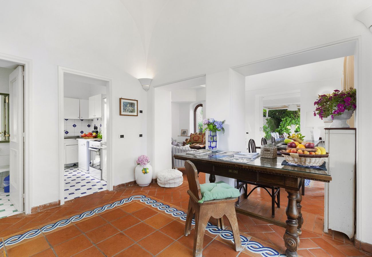 Villa in Capri - AMORE RENTALS - Villa Polifemo with Swimming Pool, Sea View, Terrace and Garden