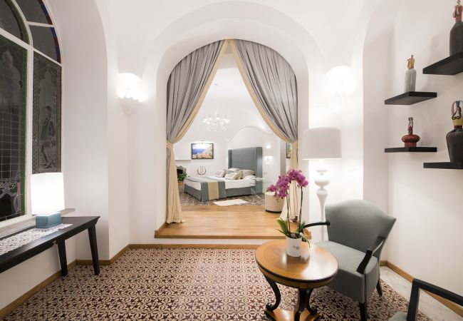 Villa in Positano - AMORE RENTALS - Villa Mimosa with Private Pool, Sea View, Air Conditioning, Positano Center Villa in Positano - AMORE RENTALS - Villa Mimosa with Private Pool, Sea View, Air Conditioning, Positano Center