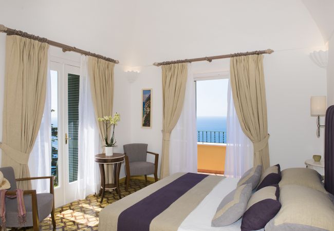 Villa in Positano - AMORE RENTALS - Villa Mimosa with Private Pool, Sea View, Air Conditioning, Positano Center