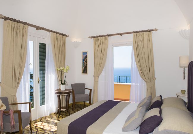 Villa in Positano - AMORE RENTALS - Villa Mimosa with Private Pool, Sea View, Air Conditioning, Positano Center Villa in Positano - AMORE RENTALS - Villa Mimosa with Private Pool, Sea View, Air Conditioning, Positano Center