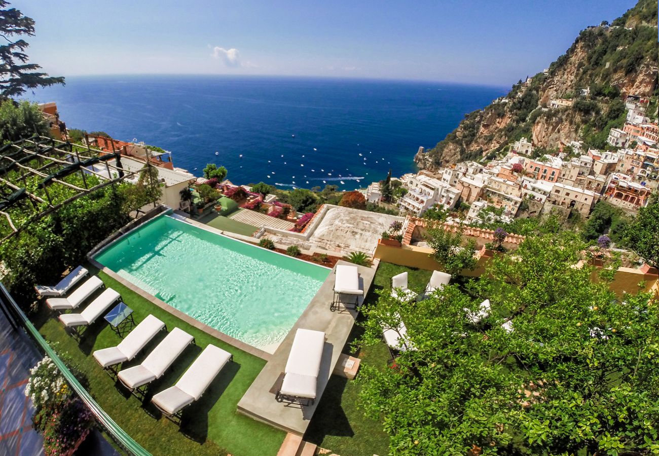 Villa in Positano - AMORE RENTALS - Villa Mimosa with Private Pool, Sea View, Air Conditioning, Positano Center