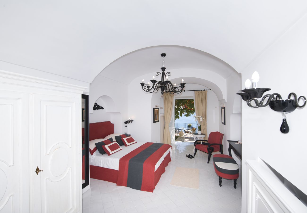 Villa in Positano - AMORE RENTALS - Villa Mimosa with Private Pool, Sea View, Air Conditioning, Positano Center