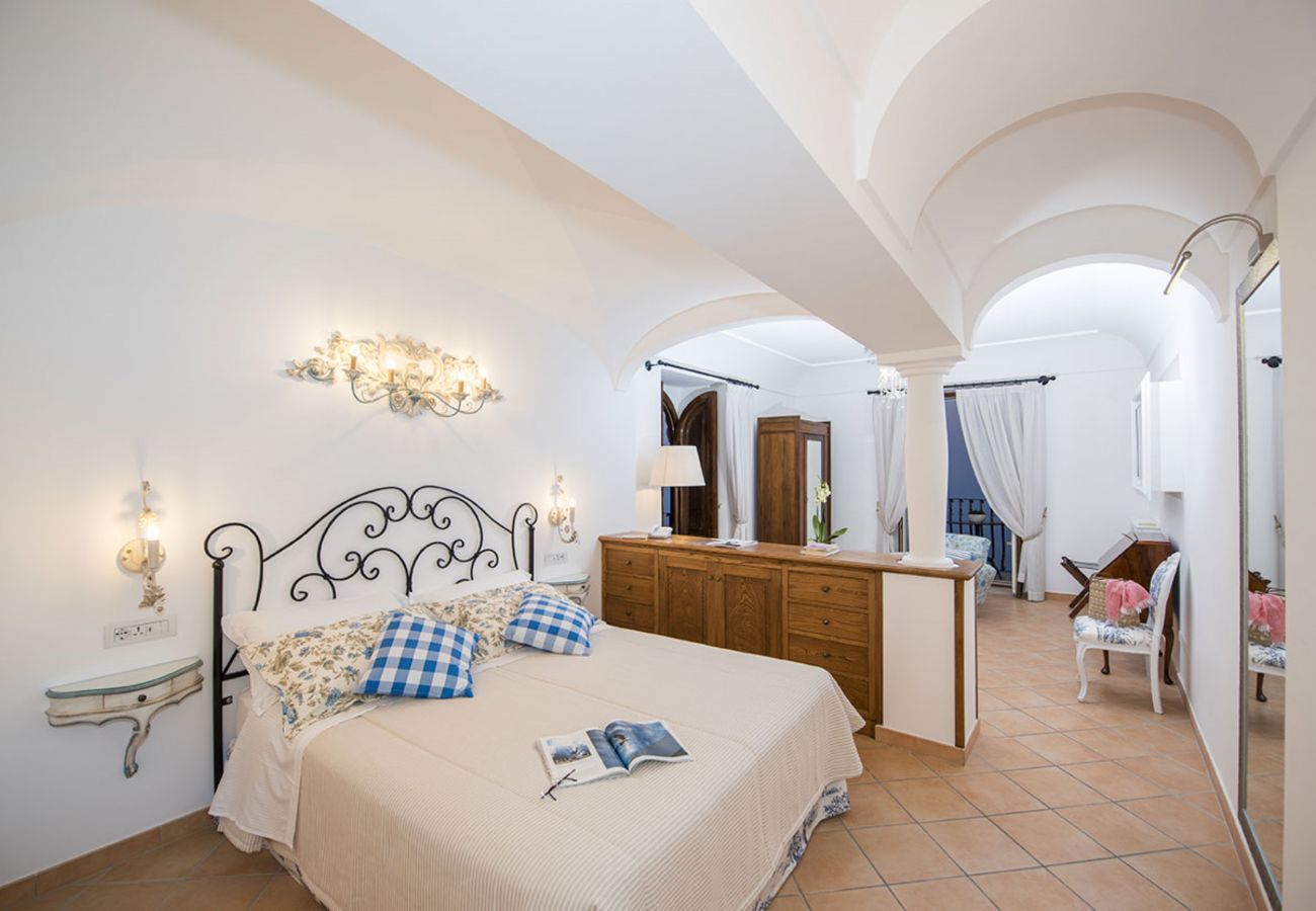 Villa in Positano - AMORE RENTALS - Villa Zeus with private Pool, Sea View, Terraces and Air Conditioning