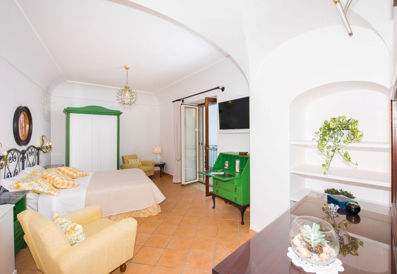 Villa in Positano - AMORE RENTALS - Villa Zeus with private Pool, Sea View, Terraces and Air Conditioning