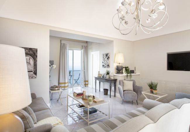 Villa in Sorrento - AMORE RENTALS -Villa Galidia with Jacuzzi, Sea View, Garden and Air Conditioning Villa in Sorrento - AMORE RENTALS -Villa Galidia with Jacuzzi, Sea View, Garden and Air Conditioning