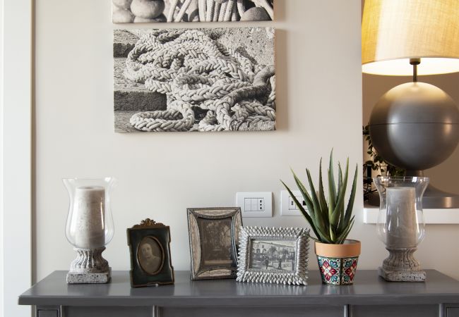 Villa in Sorrento - AMORE RENTALS -Villa Galidia with Jacuzzi, Sea View, Garden and Air Conditioning Villa in Sorrento - AMORE RENTALS -Villa Galidia with Jacuzzi, Sea View, Garden and Air Conditioning