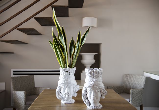 Villa in Sorrento - AMORE RENTALS -Villa Galidia with Jacuzzi, Sea View, Garden and Air Conditioning Villa in Sorrento - AMORE RENTALS -Villa Galidia with Jacuzzi, Sea View, Garden and Air Conditioning