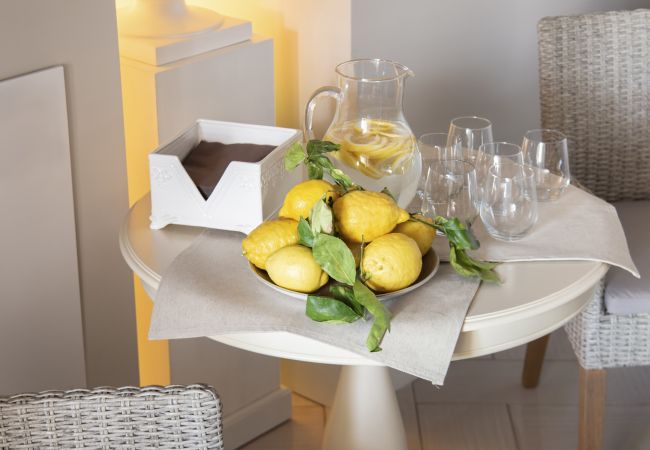 Villa in Sorrento - AMORE RENTALS -Villa Galidia with Jacuzzi, Sea View, Garden and Air Conditioning Villa in Sorrento - AMORE RENTALS -Villa Galidia with Jacuzzi, Sea View, Garden and Air Conditioning