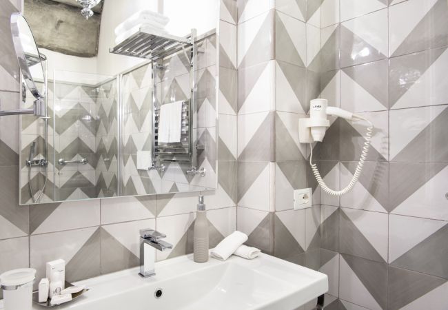 Villa in Sorrento - AMORE RENTALS -Villa Galidia with Jacuzzi, Sea View, Garden and Air Conditioning Villa in Sorrento - AMORE RENTALS -Villa Galidia with Jacuzzi, Sea View, Garden and Air Conditioning