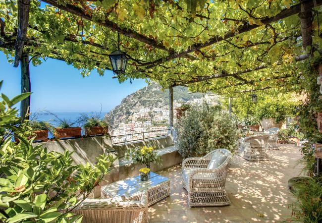 Villa in Positano - AMORE RENTALS - Villa Angelina with private Pool, Sea View, Chef and Breakfast Ideal for Weddings