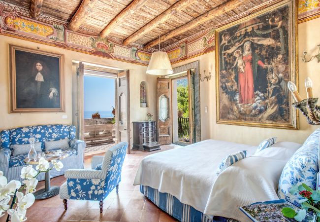 Villa in Positano - AMORE RENTALS - Villa Angelina with private Pool, Sea View, Chef and Breakfast Ideal for Weddings Villa in Positano - AMORE RENTALS - Villa Angelina with private Pool, Sea View, Chef and Breakfast Ideal for Weddings