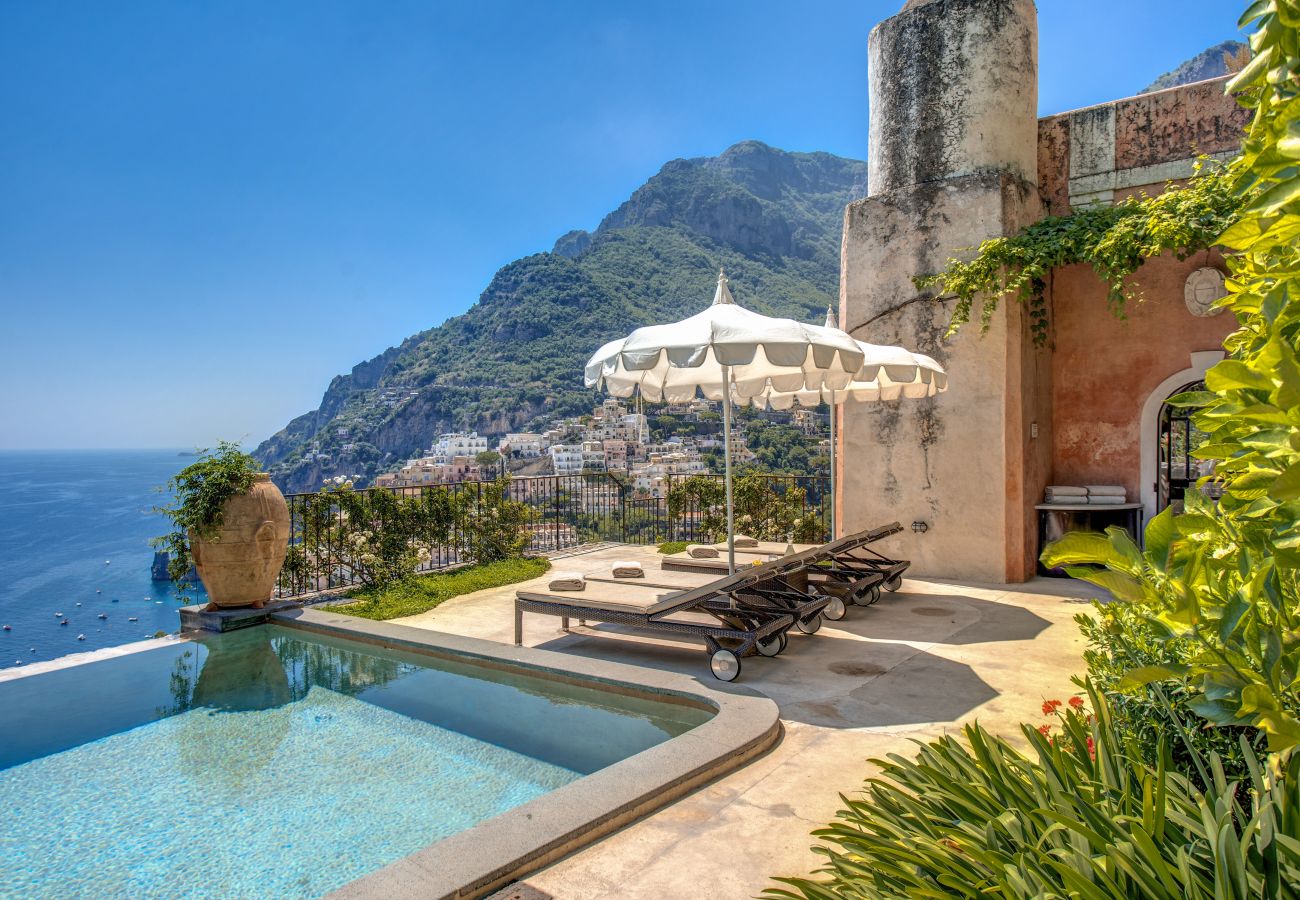 Villa in Positano - AMORE RENTALS - Villa Angelina with private Pool, Sea View, Chef and Breakfast Ideal for Weddings