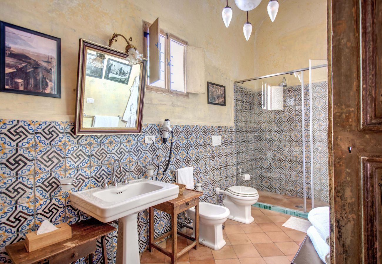 Villa in Positano - AMORE RENTALS - Villa San Giacomo – Historic Luxury Villa with Sea View
