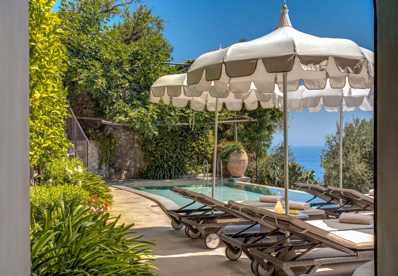 Villa in Positano - AMORE RENTALS - Villa San Giacomo – Historic Luxury Villa with Sea View