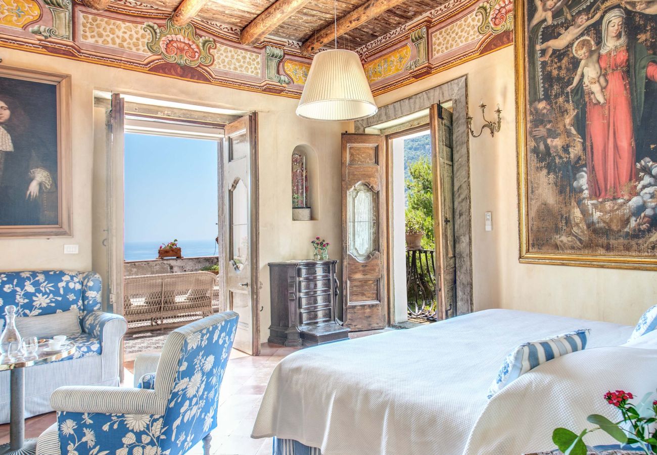 Villa in Positano - AMORE RENTALS - Villa San Giacomo – Historic Luxury Villa with Sea View