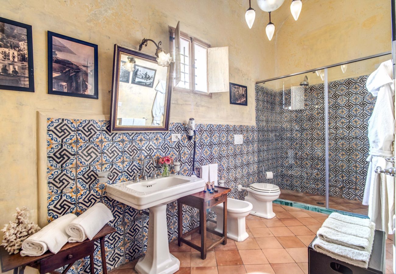 Villa in Positano - AMORE RENTALS - Villa San Giacomo 1 – Historic Luxury Villa with Sea View