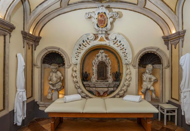 Villa in Positano - AMORE RENTALS - Palazzo Santa Croce with heated Pool, Sea View, Chef and Breakfast Ideal for Weddings Villa in Positano - AMORE RENTALS - Palazzo Santa Croce with heated Pool, Sea View, Chef and Breakfast Ideal for Weddings