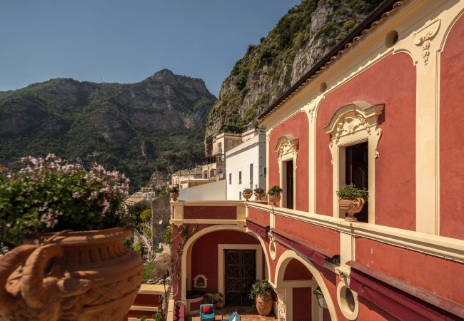 Villa in Positano - AMORE RENTALS - Palazzo Santa Croce with heated Pool, Sea View, Chef and Breakfast Ideal for Weddings Villa in Positano - AMORE RENTALS - Palazzo Santa Croce with heated Pool, Sea View, Chef and Breakfast Ideal for Weddings
