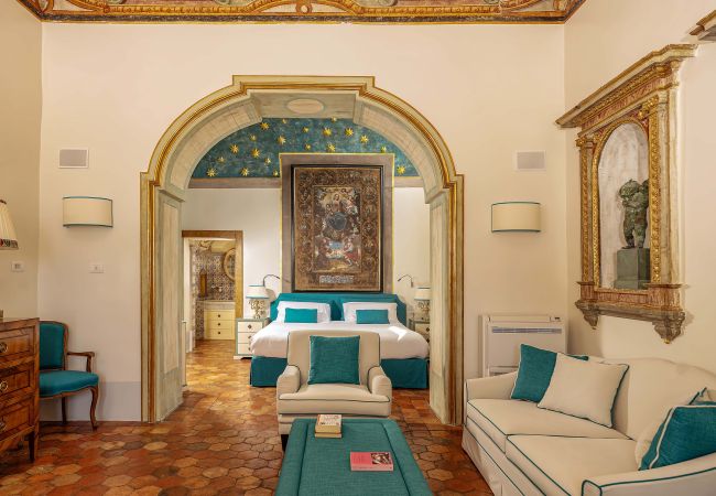 Villa in Positano - AMORE RENTALS - Palazzo Santa Croce with heated Pool, Sea View, Chef and Breakfast Ideal for Weddings Villa in Positano - AMORE RENTALS - Palazzo Santa Croce with heated Pool, Sea View, Chef and Breakfast Ideal for Weddings