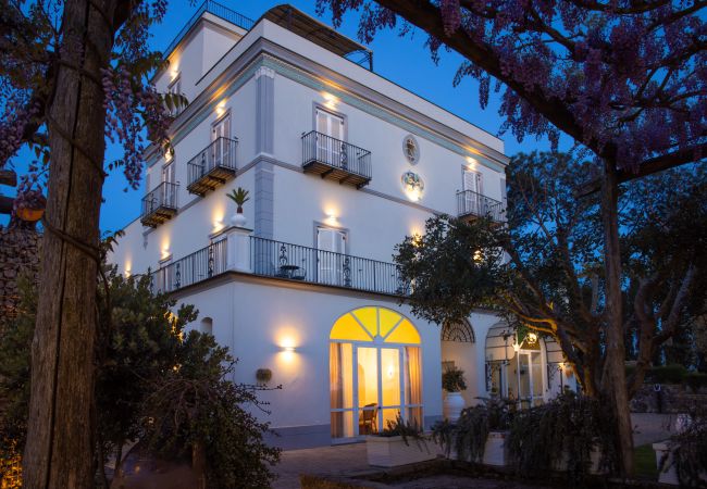 Villa in Sant´Agata sui Due Golfi - AMORE RENTALS - Villa Jasmine with Private Pool Ideal for Weddings Villa in Sant´Agata sui Due Golfi - AMORE RENTALS - Villa Jasmine with Private Pool Ideal for Weddings