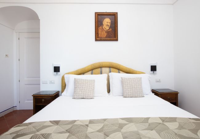 Villa in Sant´Agata sui Due Golfi - AMORE RENTALS - Villa Jasmine with Private Pool Ideal for Weddings Villa in Sant´Agata sui Due Golfi - AMORE RENTALS - Villa Jasmine with Private Pool Ideal for Weddings