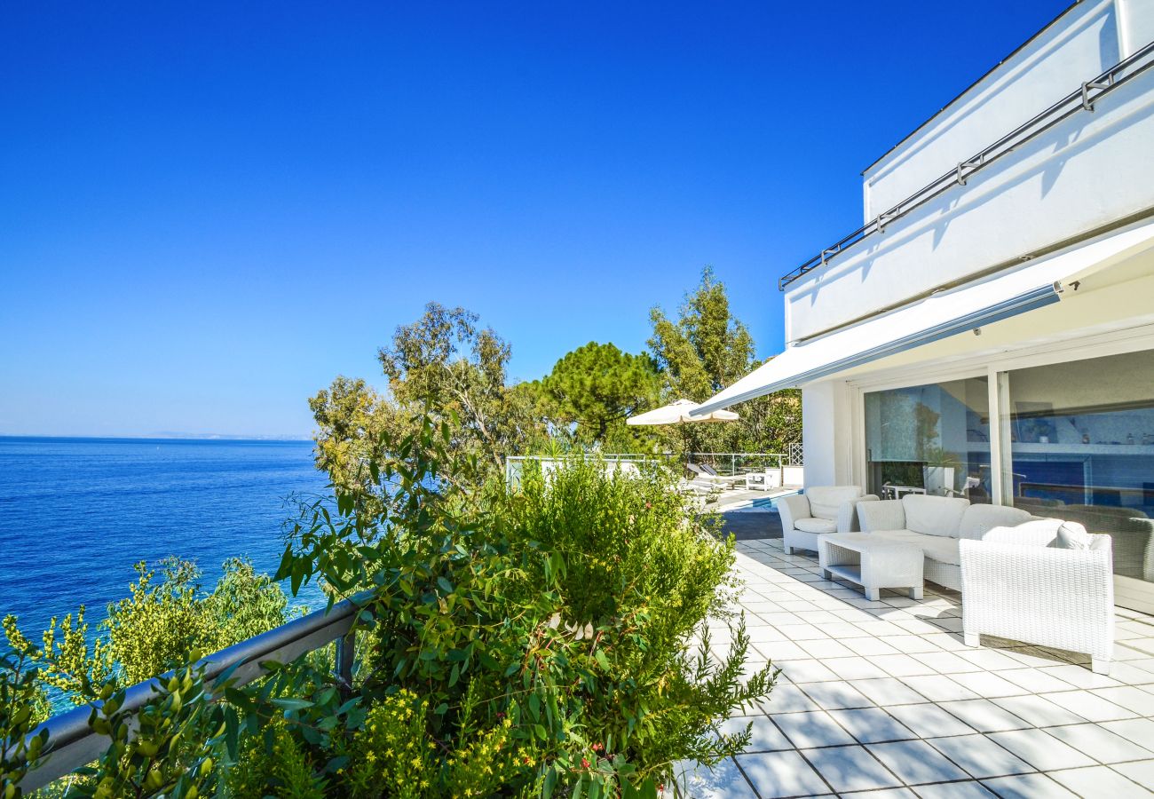 Villa in Massa Lubrense - AMORE RENTALS - Villa Terri with Sea View, Private Pool, Direct Sea Access and Parking