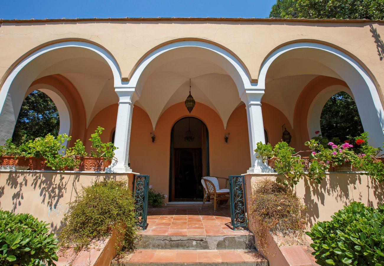 Villa in Capri - AMORE RENTALS - Casa Eliana, Historic Villa with Garden and Terraces in Capri