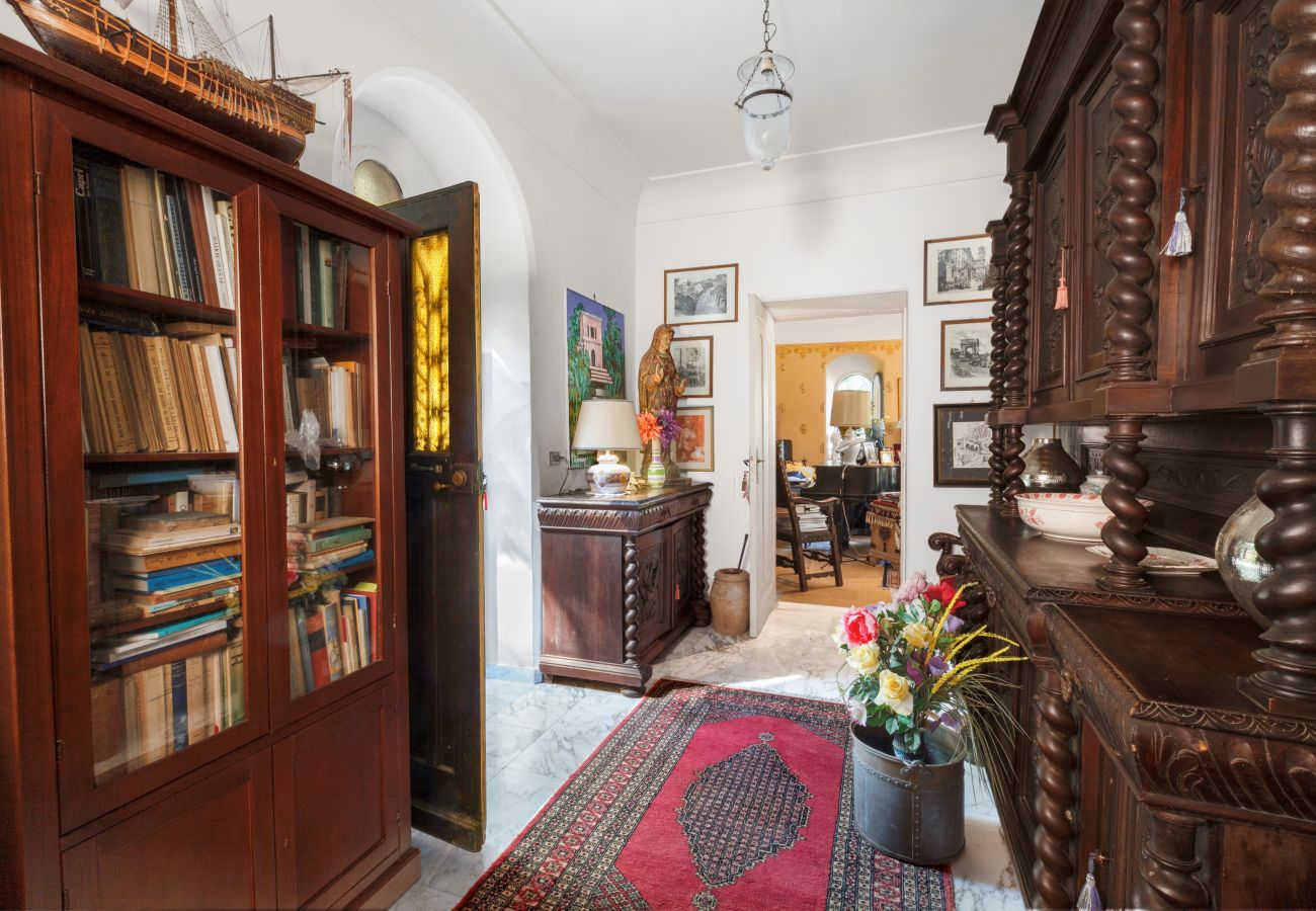 Villa in Capri - AMORE RENTALS - Casa Eliana, Historic Villa with Garden and Terraces in Capri