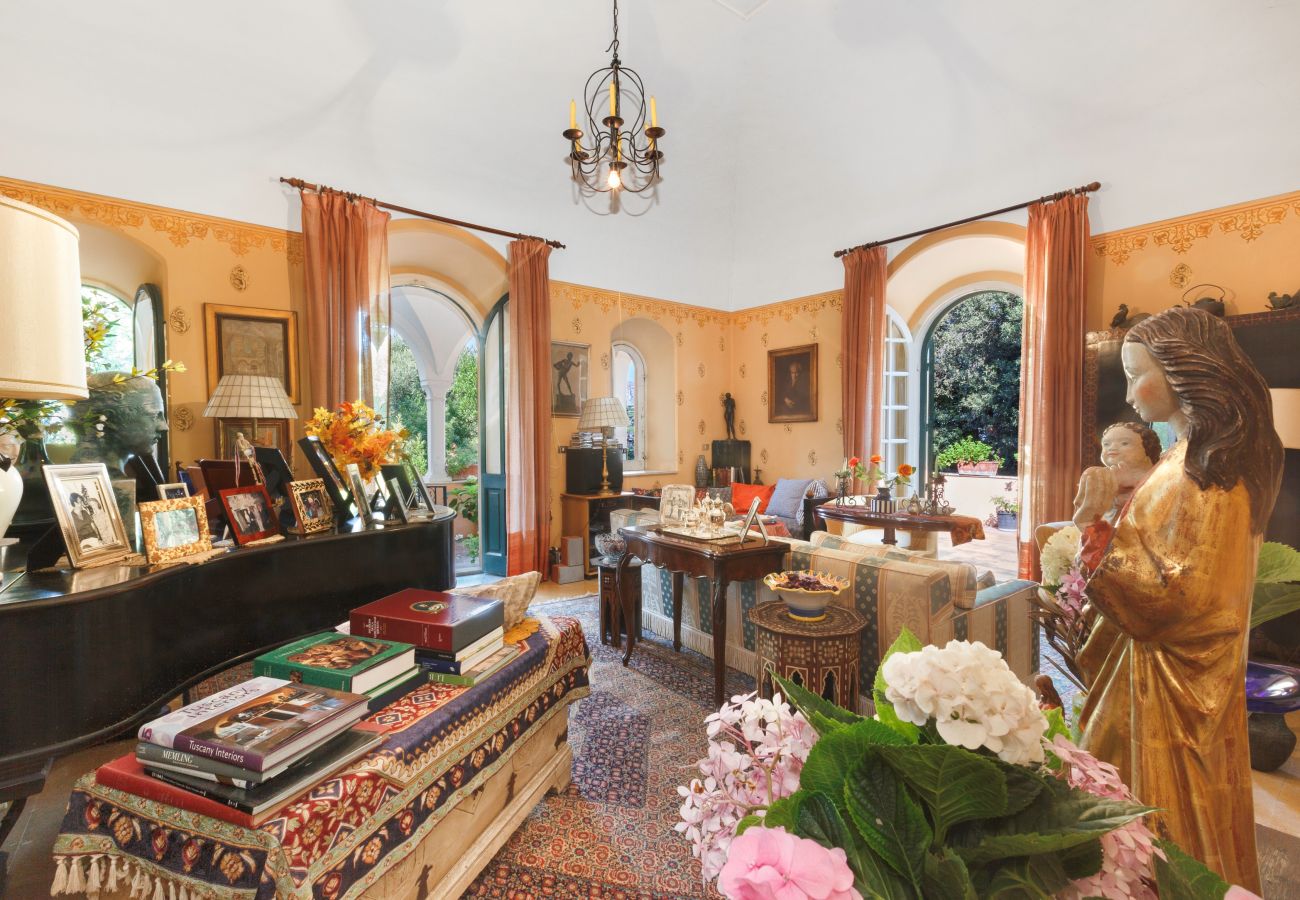 Villa in Capri - AMORE RENTALS - Casa Eliana, Historic Villa with Garden and Terraces in Capri