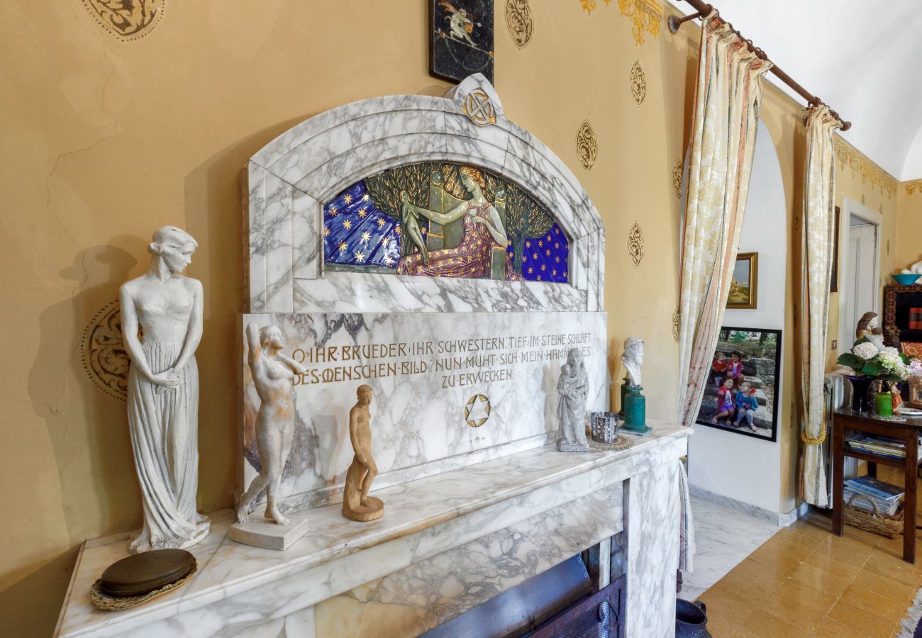 Villa in Capri - AMORE RENTALS - Casa Eliana, Historic Villa with Garden and Terraces in Capri