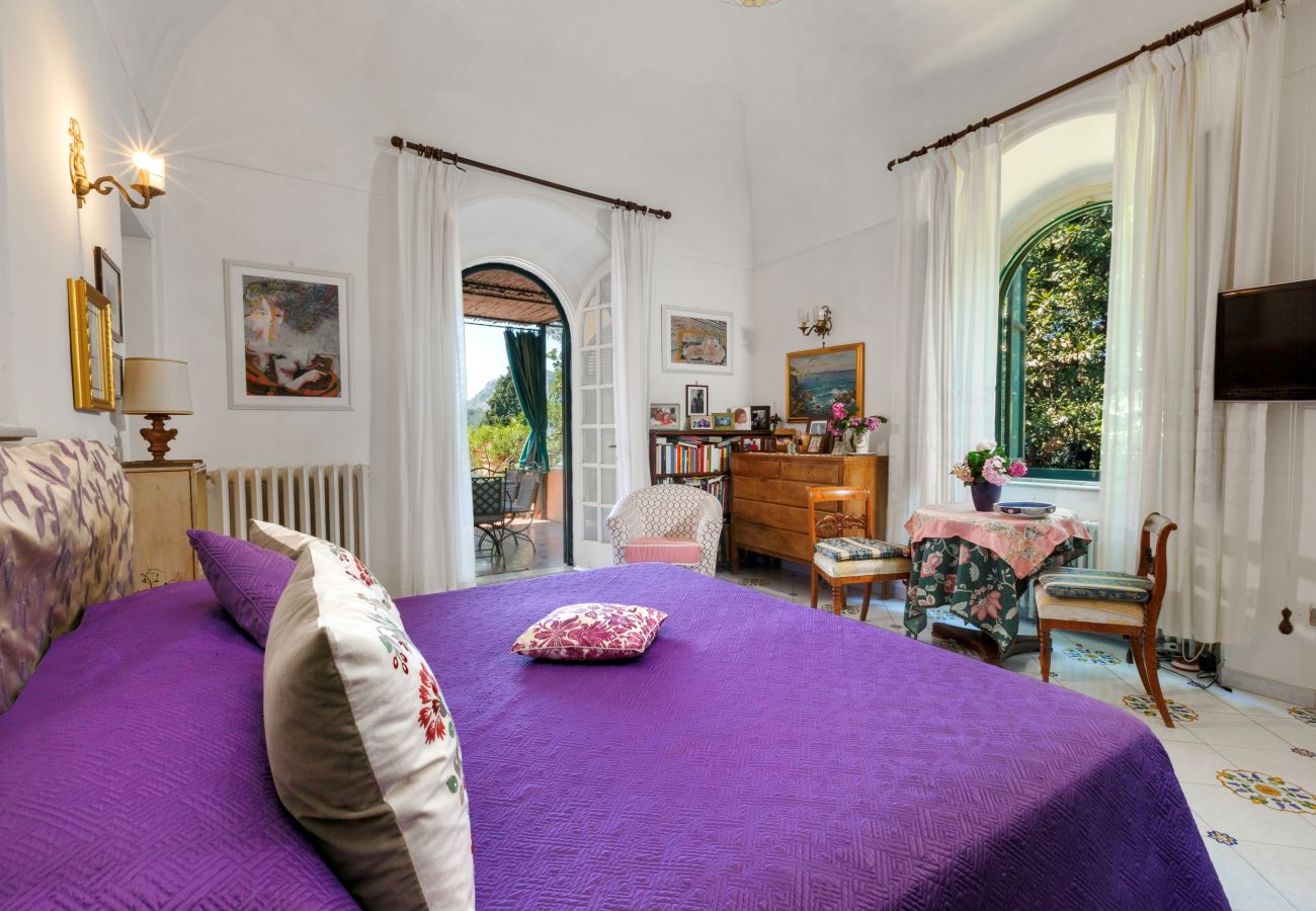 Villa in Capri - AMORE RENTALS - Casa Eliana, Historic Villa with Garden and Terraces in Capri