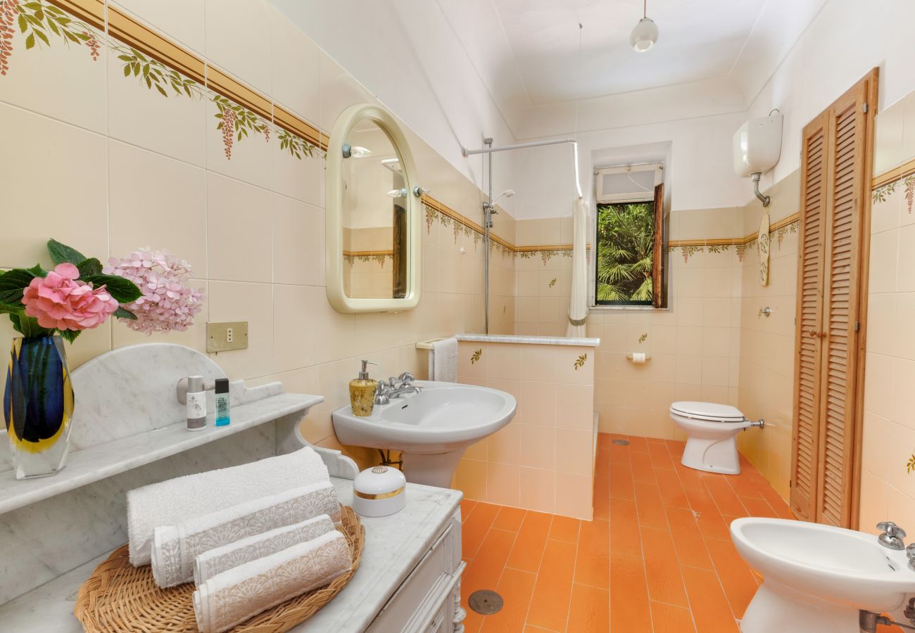 Villa in Capri - AMORE RENTALS - Casa Eliana, Historic Villa with Garden and Terraces in Capri