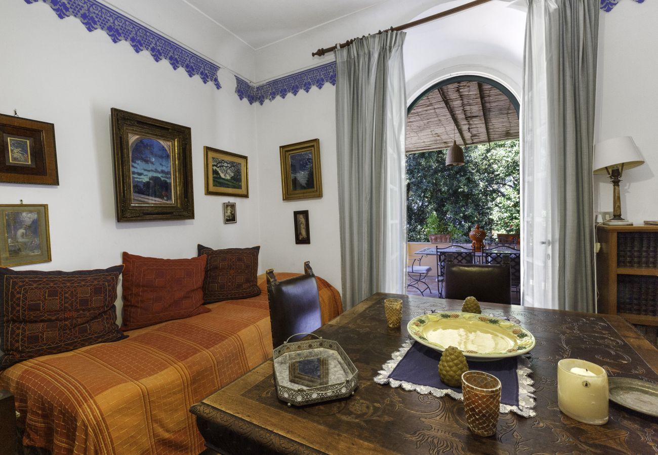 Villa in Capri - AMORE RENTALS - Casa Eliana, Historic Villa with Garden and Terraces in Capri