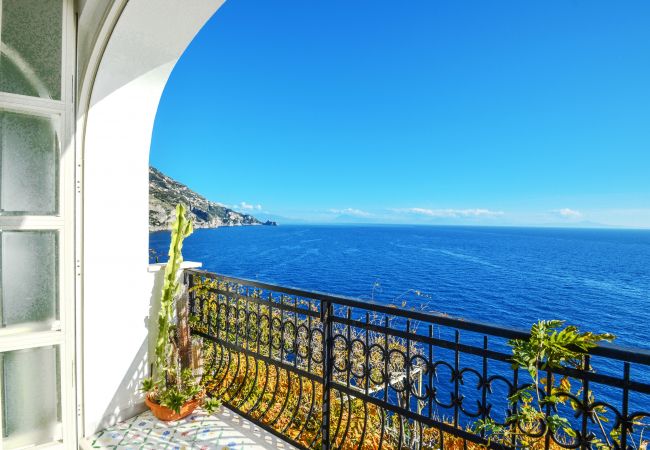  in Praiano - AMORE RENTALS - Casa Giosy with Sea View, Parking and Direct Sea Access