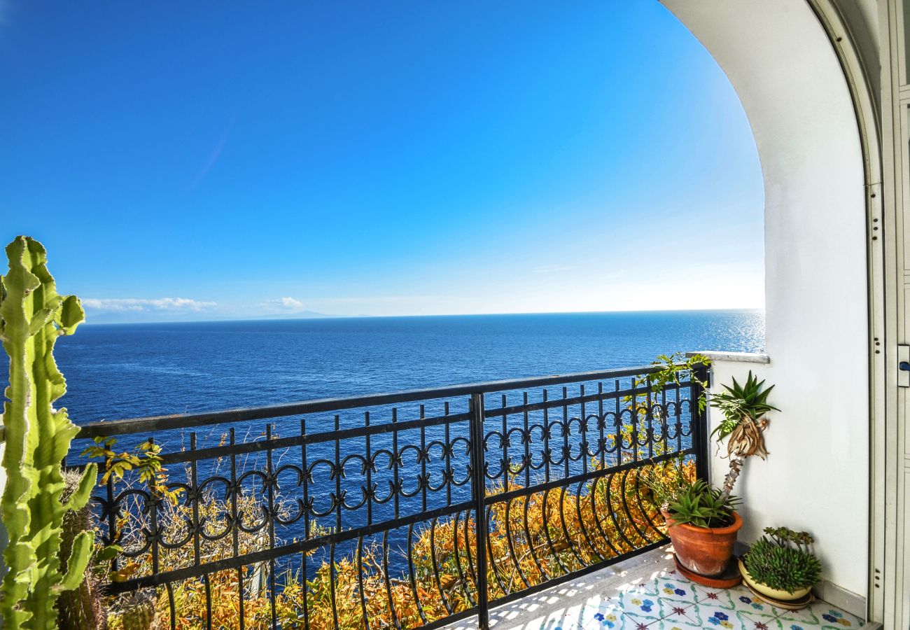 House in Praiano - AMORE RENTALS - Casa Giosy with Sea View, Parking and Direct Sea Access