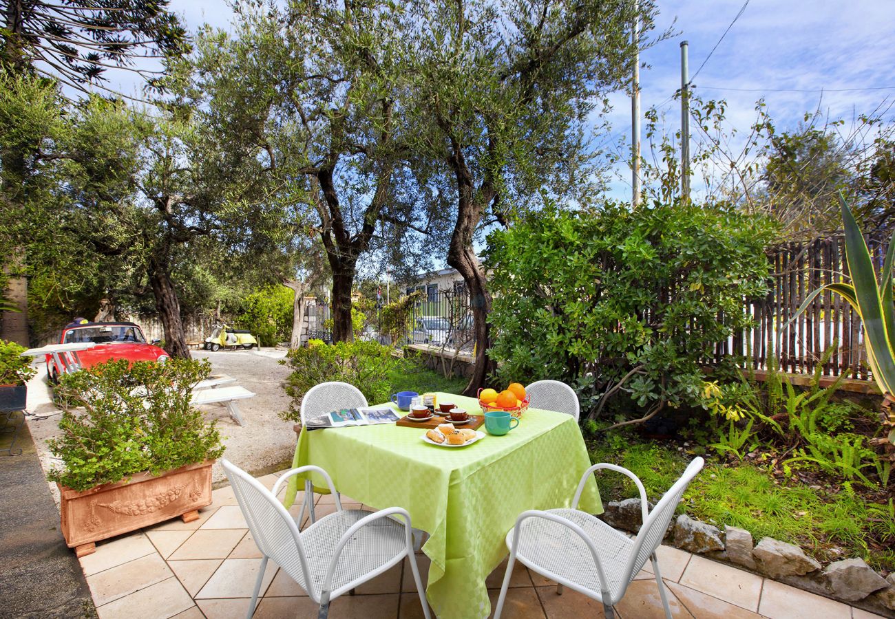 House in Sorrento - AMORE RENTALS - Casa Punta del Capo with Private Terrace and Parking