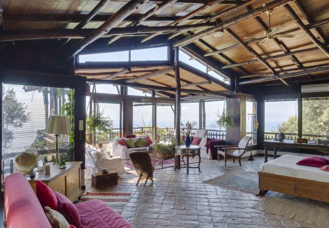Villa in Positano - AMORE RENTALS -Villa Era with Swimming Pool, Sea View, Terraces and Parking Villa in Positano - AMORE RENTALS -Villa Era with Swimming Pool, Sea View, Terraces and Parking