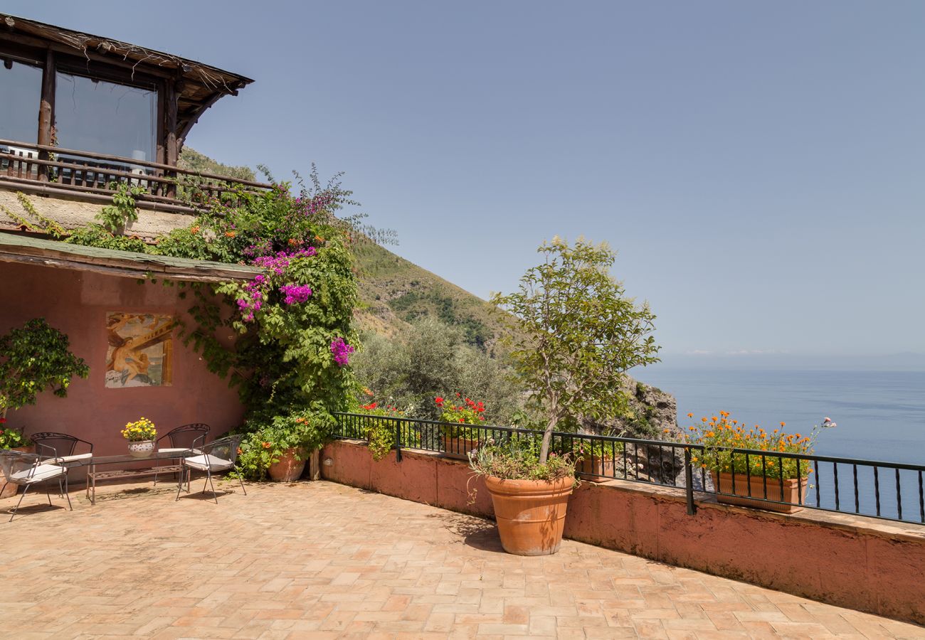 Villa in Positano - AMORE RENTALS -Villa Era with Swimming Pool, Sea View, Terraces and Parking