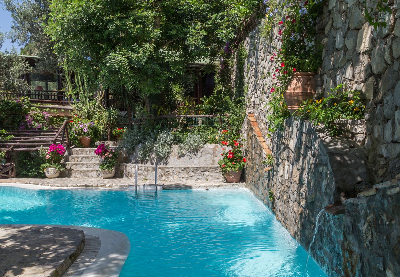 Villa in Vico Equense - AMORE RENTALS -Villa Era with Swimming Pool, Sea View, Terraces and Parking