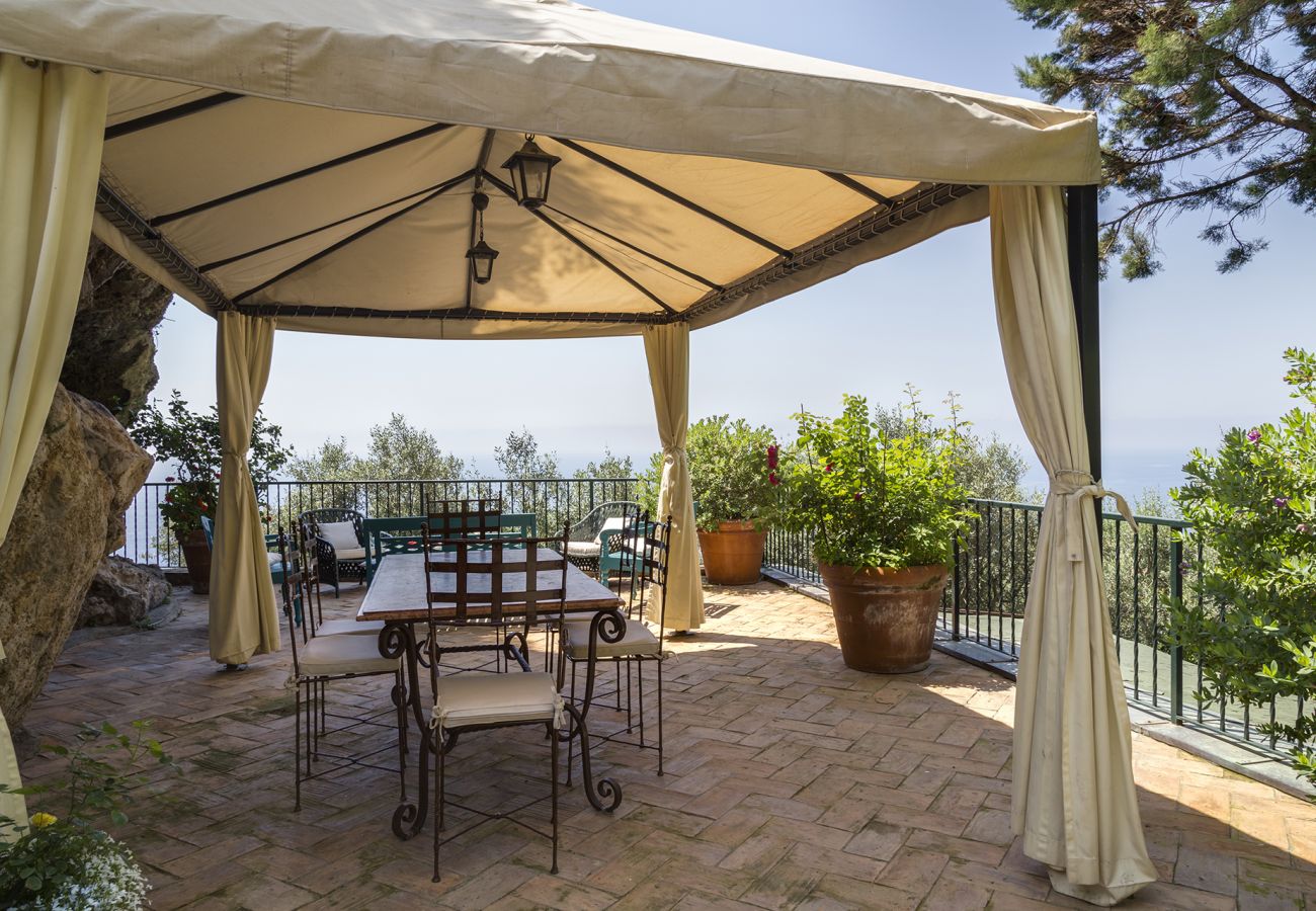 Villa in Positano - AMORE RENTALS -Villa Era with Swimming Pool, Sea View, Terraces and Parking