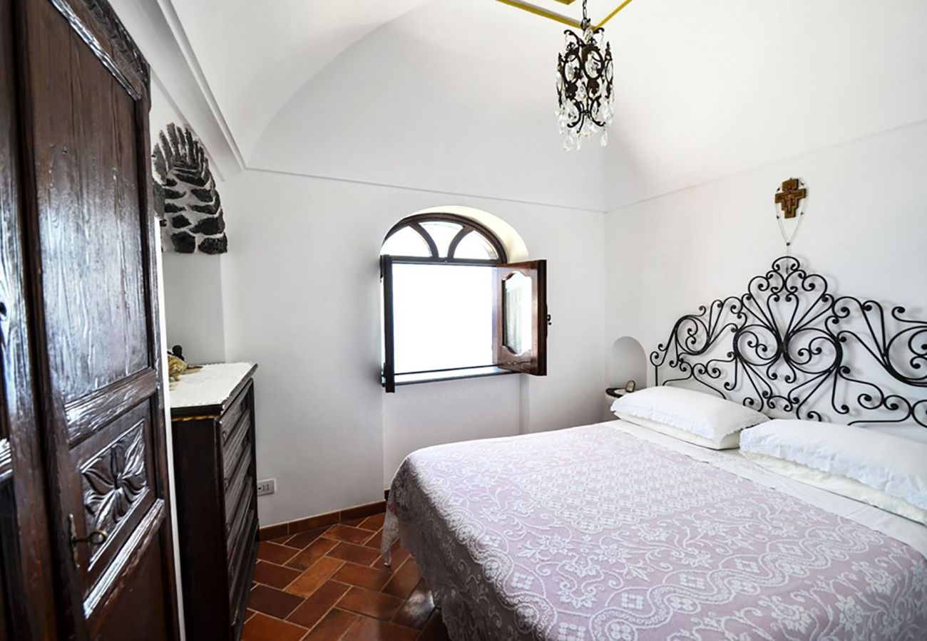 House in Positano - AMORE RENTALS - Casa Coni with Sea View, Terrace and Air Conditioning