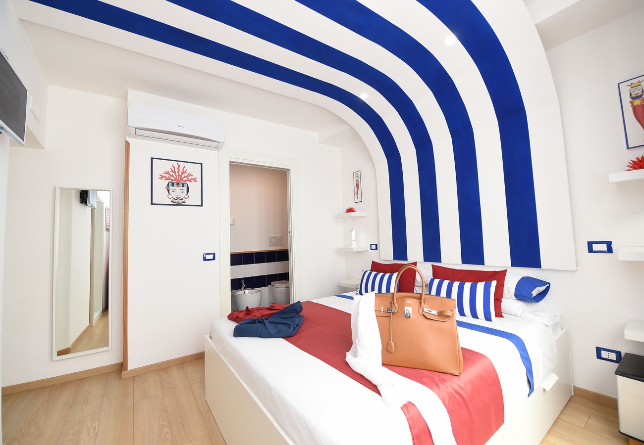 Apartment in Sorrento - AMORE RENTALS - Appartamento Sorrento Center Rooms with Air Conditioning