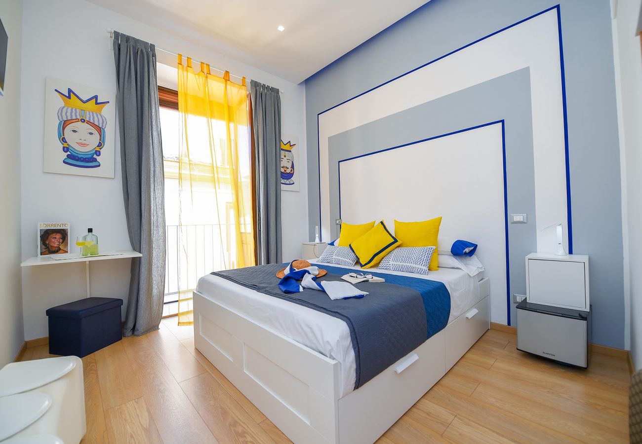 Apartment in Sorrento - AMORE RENTALS - Appartamento Sorrento Center Rooms with Air Conditioning
